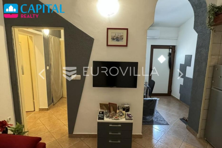 Parduodamas butas Ulica Marsovog polja 10 , 43.00 kv.m ploto, 1 kambariai 4