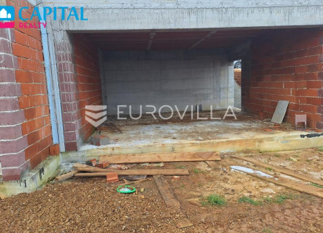 Parduodamas namas Trg Svetog Jurja 10 , 220.00 kv.m ploto, 2 aukštai