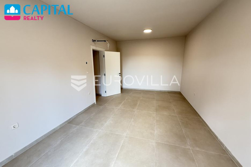 Parduodamas namas Melnica 12 , 180.00 kv.m ploto, 1 aukštai 20