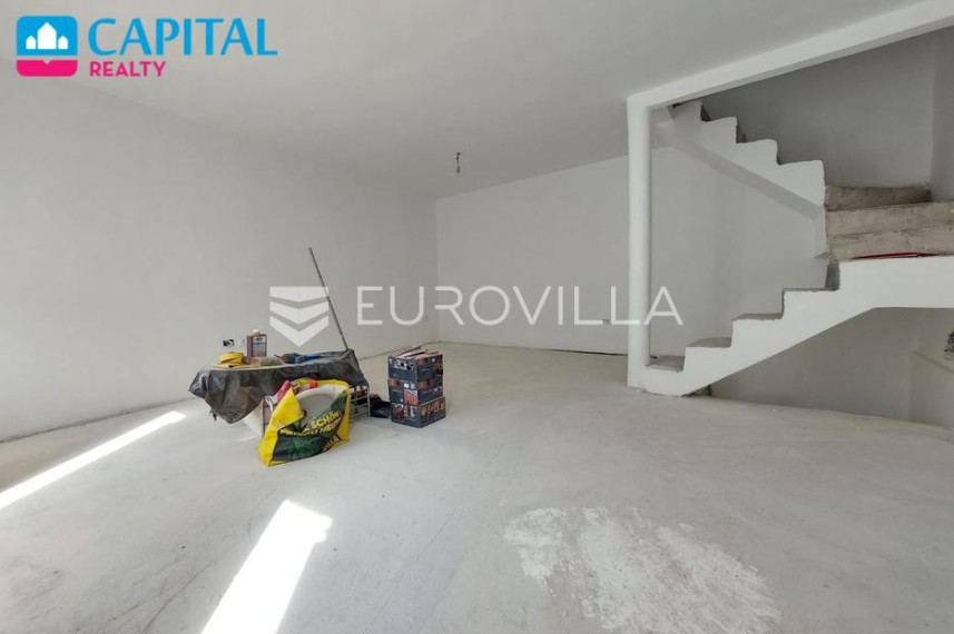 Parduodamas namas Ulica Michele della Vedova 47 , 100.00 kv.m ploto, 3 aukštai 6