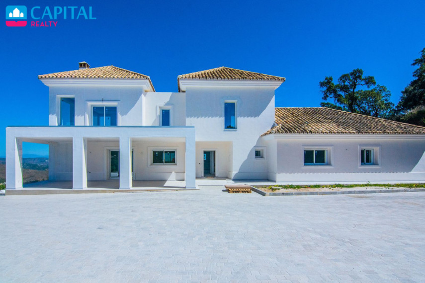 Parduodamas namas Calle Madrid , 573.00 kv.m ploto,  Floors 1