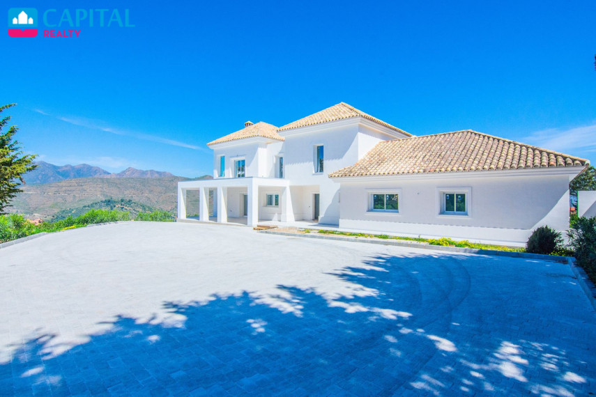 Parduodamas namas Calle Madrid , 573.00 kv.m ploto,  Floors 4