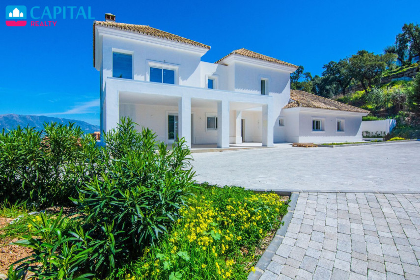 Parduodamas namas Calle Madrid , 573.00 kv.m ploto,  Floors 6