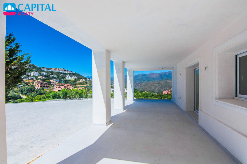 Parduodamas namas Calle Madrid , 573.00 kv.m ploto,  Floors 9
