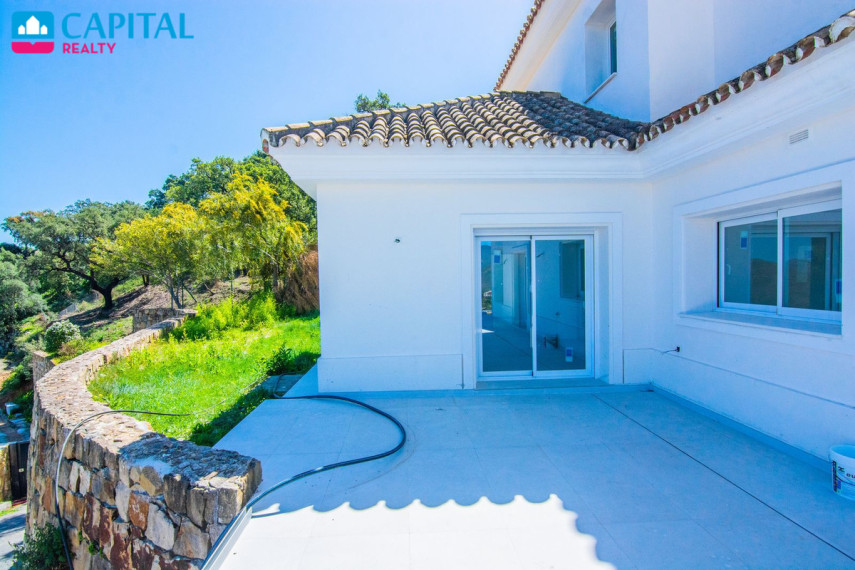 Parduodamas namas Calle Madrid , 573.00 kv.m ploto,  Floors 12