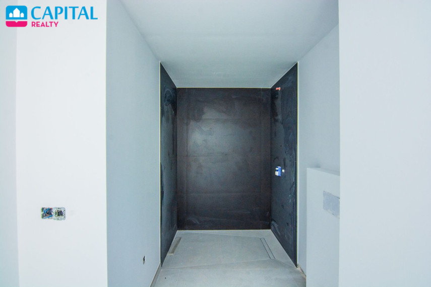 Parduodamas namas Calle Madrid , 573.00 kv.m ploto,  Floors 14