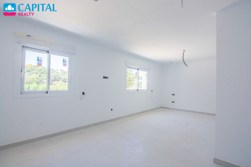 Parduodamas namas Calle Madrid , 573.00 kv.m ploto,  Floors 17