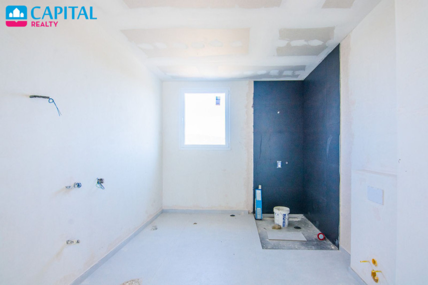 Parduodamas namas Calle Madrid , 573.00 kv.m ploto,  Floors 19
