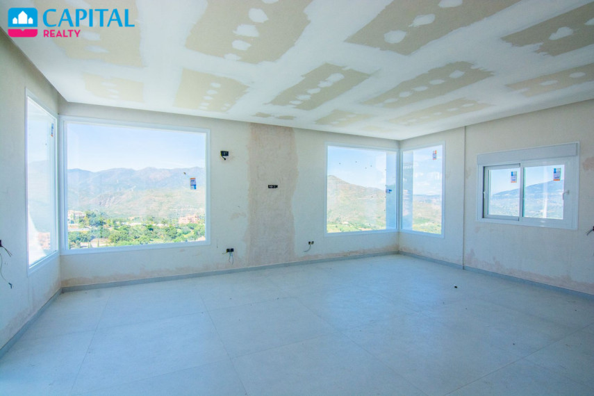 Parduodamas namas Calle Madrid , 573.00 kv.m ploto,  Floors 20