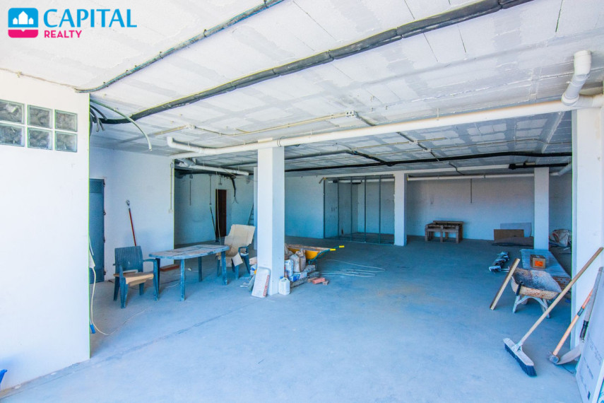 Parduodamas namas Calle Madrid , 573.00 kv.m ploto,  Floors 26
