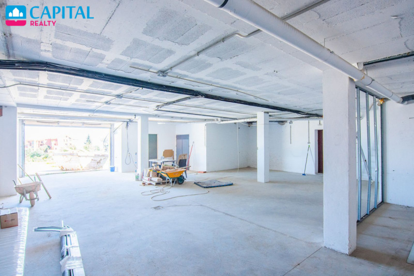 Parduodamas namas Calle Madrid , 573.00 kv.m ploto,  Floors 27
