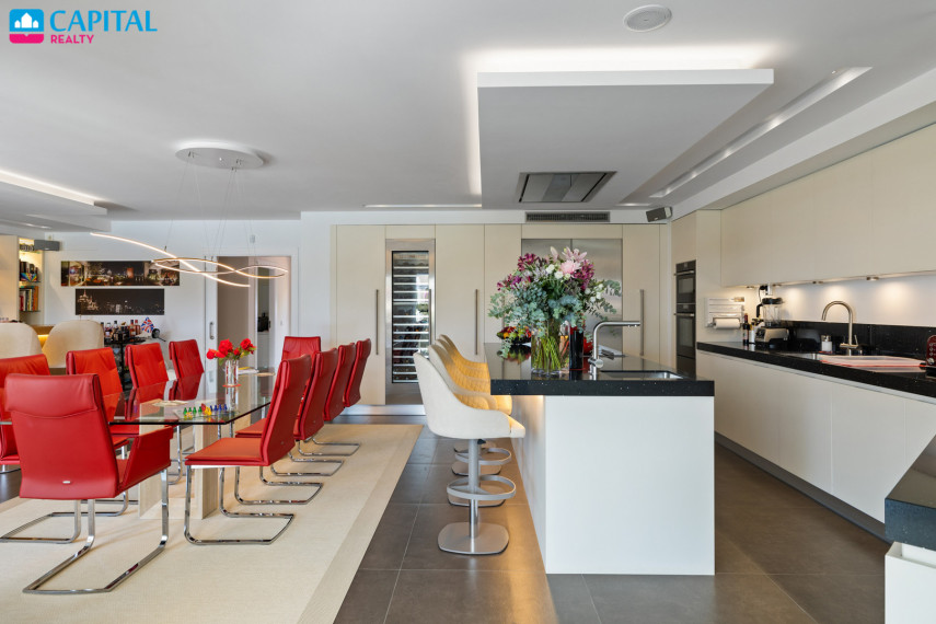 Parduodamas namas Urbanizacion N Andalucia 2G 54B , 890.00 kv.m ploto,  Floors 6