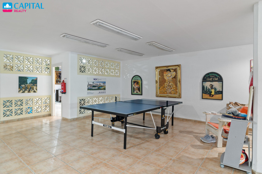 Parduodamas namas Urbanizacion N Andalucia 2G 54B , 890.00 kv.m ploto,  Floors 33
