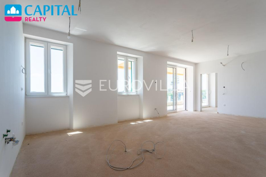 Parduodamas butas prilaz tvornici 19 , 128.30 kv.m ploto, 3 kambariai 3