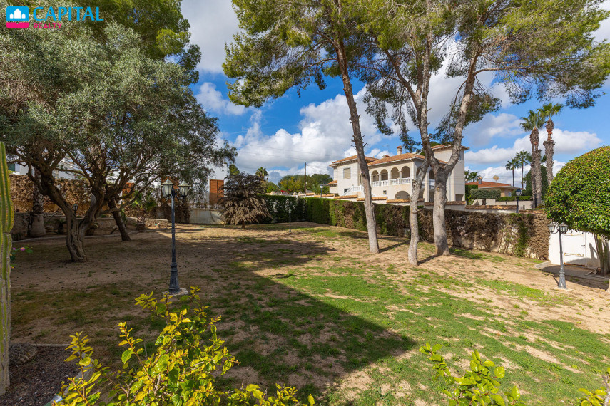 Parduodamas namas Calle Sierra Espuña 1 , 366.00 kv.m ploto,  aukštai 14