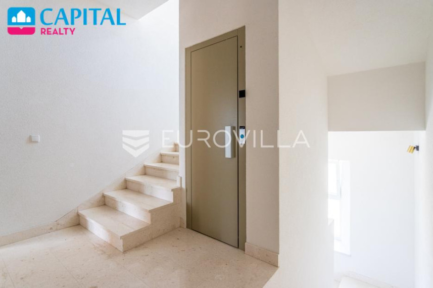 Parduodamas butas prilaz tvornici 19 , 138.97 kv.m ploto, 4 kambariai 15