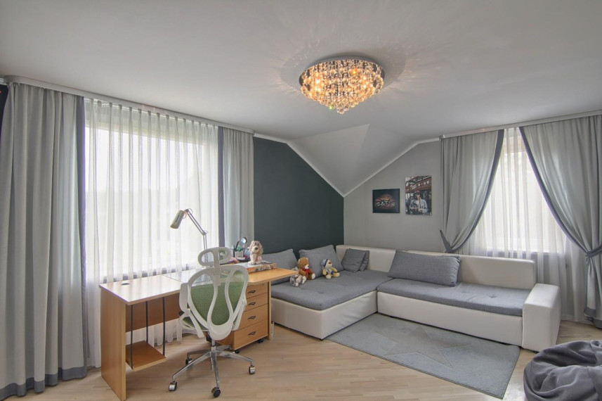 Parduodamas namas Draustinio g., Ginkūnų k., Šiaulių r. sav., 391.06 m² ploto 7 kambariai 16