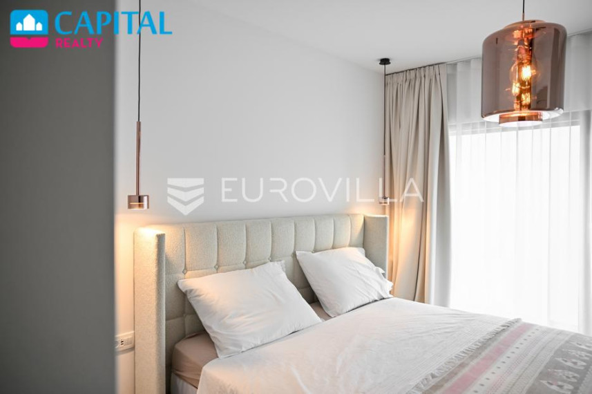 Parduodamas butas Ratnih žrtava 9 , 230.65 kv.m ploto, 2 kambariai 21
