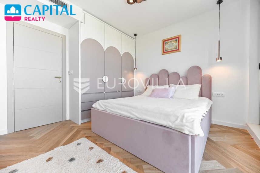 Parduodamas butas Ratnih žrtava 9 , 230.65 kv.m ploto, 2 kambariai 28
