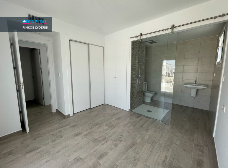Parduodamas namas Calle Malta 28 , 107.00 kv.m ploto,  Floors 8