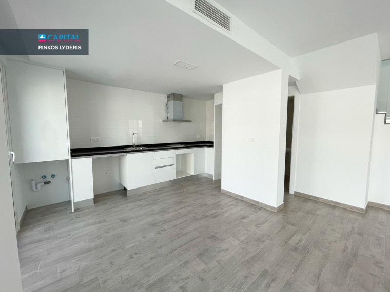 Parduodamas namas Calle Malta 28 , 107.00 kv.m ploto,  Floors 5