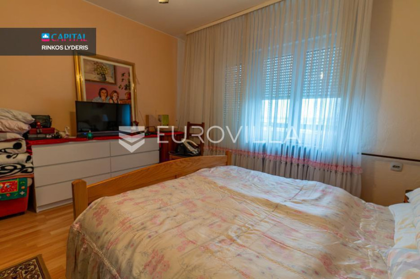 Parduodamas namas Ulica Ivana Filipovića 4 , 184.00 kv.m ploto, 3 Floors 12