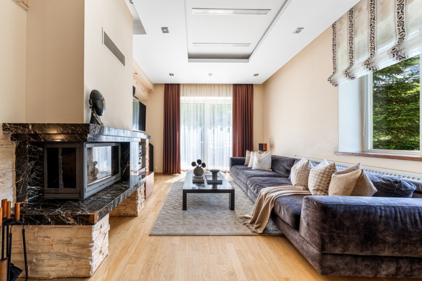 Parduodamas namas Žirgo g., Vilniaus m., Vilniaus m. sav., 305 m2 ploto, 3 aukštai 1