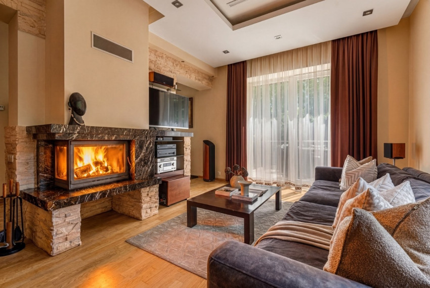 Parduodamas namas Žirgo g., Vilniaus m., Vilniaus m. sav., 305 m2 ploto, 3 aukštai 4