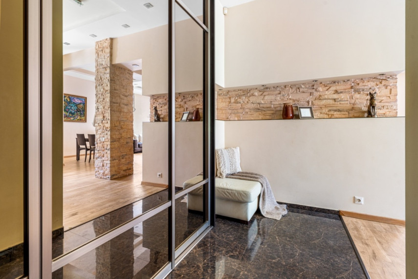 Parduodamas namas Žirgo g., Vilniaus m., Vilniaus m. sav., 305 m2 ploto, 3 aukštai 10
