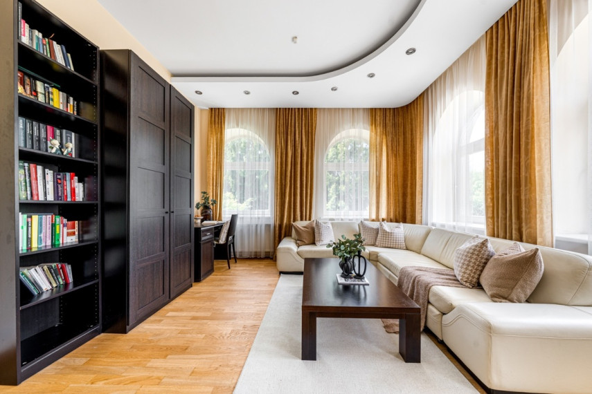 Parduodamas namas Žirgo g., Vilniaus m., Vilniaus m. sav., 305 m2 ploto, 3 aukštai 11
