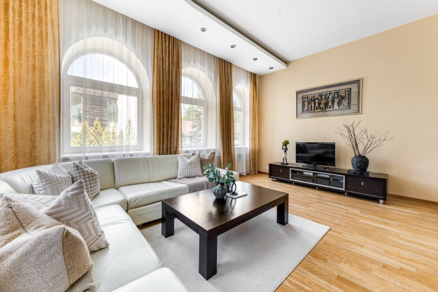 Parduodamas namas Žirgo g., Vilniaus m., Vilniaus m. sav., 305 m2 ploto, 3 aukštai 12