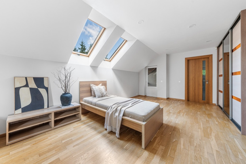Parduodamas namas Žirgo g., Vilniaus m., Vilniaus m. sav., 305 m2 ploto, 3 aukštai 20