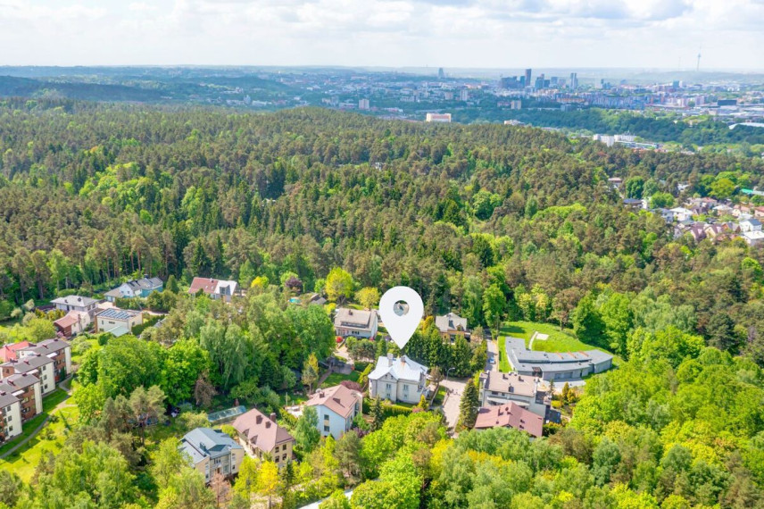 Parduodamas namas Žirgo g., Vilniaus m., Vilniaus m. sav., 305 m2 ploto, 3 aukštai 35