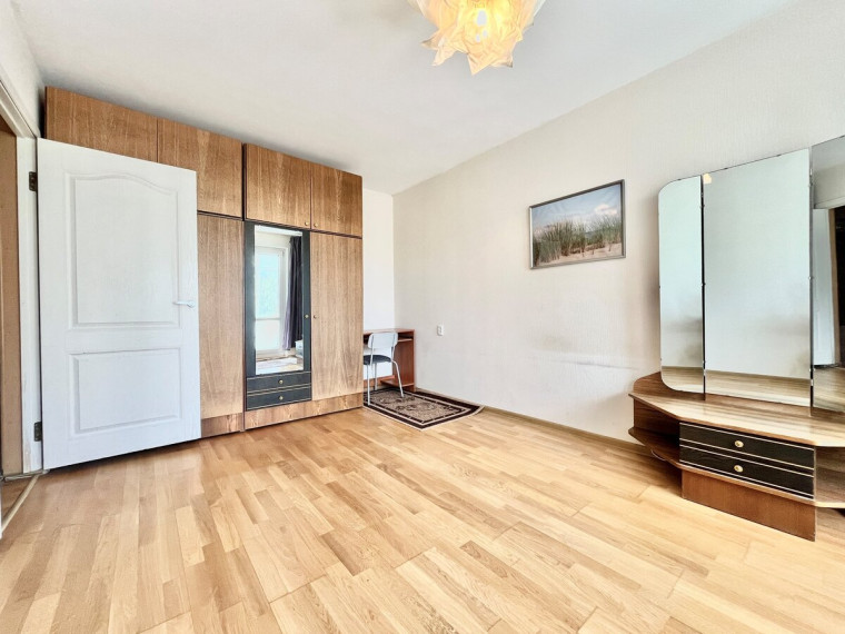 Nuomojamas butas Žirmūnų g., Žirmūnai, Vilniaus m., Vilniaus m. sav., 33 m2 ploto, 1 kambariai 2