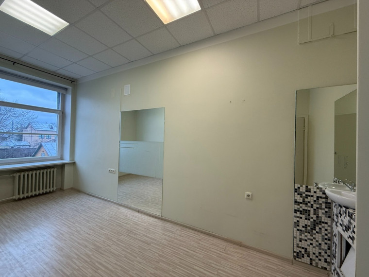 Nuomojamos administracinės, kitos paskirties, paslaugų, prekybos patalpos Kauno m. sav., Kauno m., Žaliakalnis, Aukštaičių g.10, 12.31 m2 ploto 1