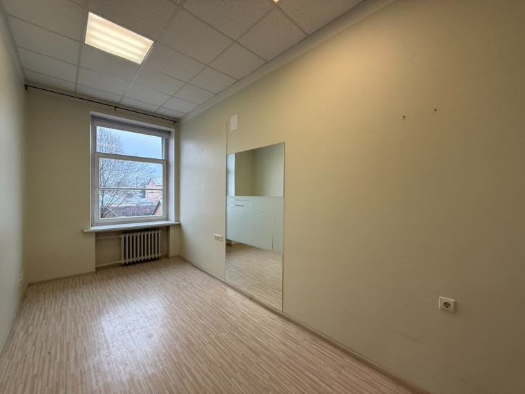 Nuomojamos administracinės, kitos paskirties, paslaugų, prekybos patalpos Kauno m. sav., Kauno m., Žaliakalnis, Aukštaičių g.10, 12.31 m2 ploto 3
