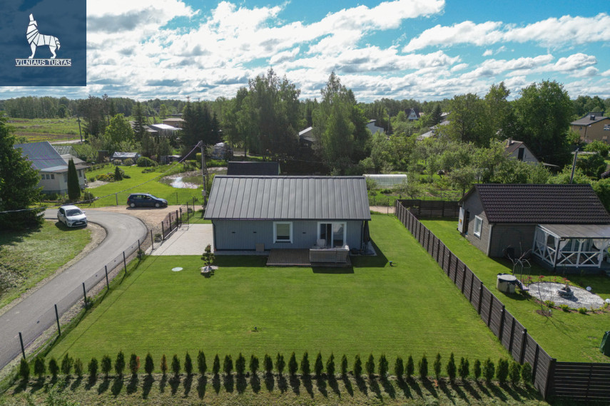 Parduodamas namas Vilniaus r. sav., Brinkiškių k., Žalumos 27-oji, 52.64 m2 ploto, 1 aukštai 26