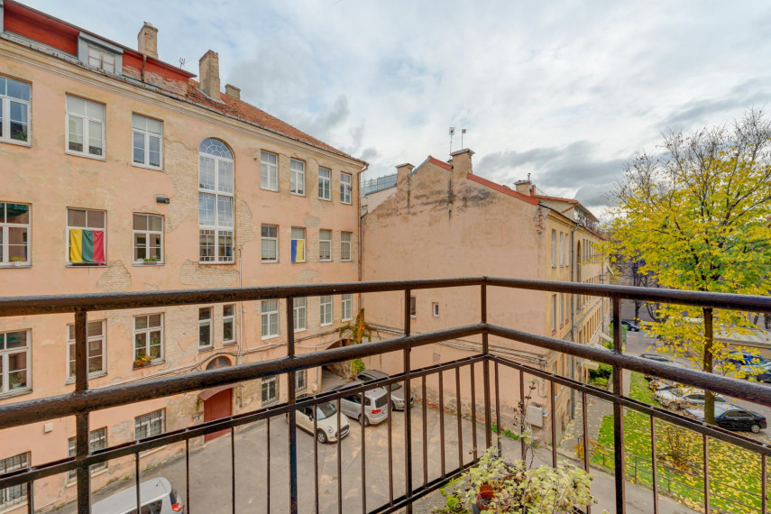 Nuomojamas butas J. Basanavičiaus g., Naujamiestis, Vilniaus m., Vilniaus m. sav., 99 m² ploto 3 kambariai 5