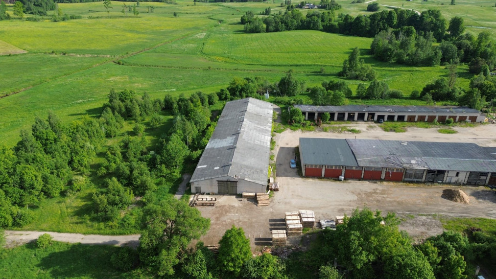 Parduodamos patalpos Adomiškio k., Utenos r. sav., 1477.39 m² ploto 4