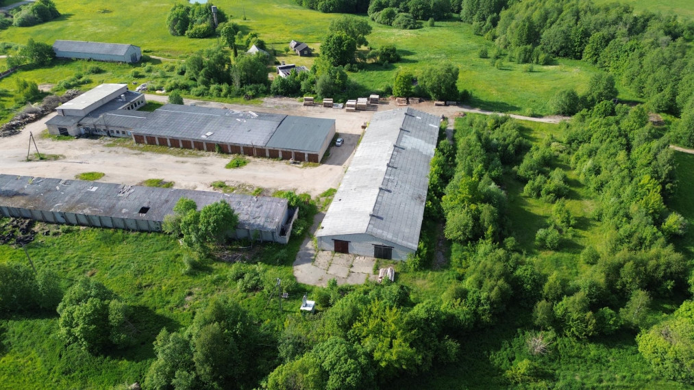 Parduodamos patalpos Adomiškio k., Utenos r. sav., 1477.39 m² ploto 5