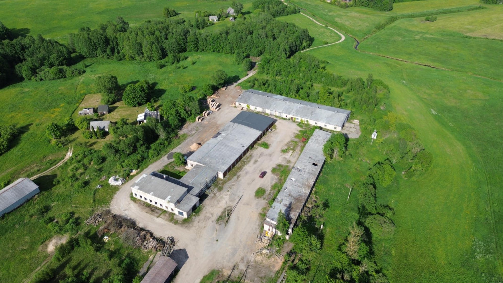 Parduodamos patalpos Adomiškio k., Utenos r. sav., 1477.39 m² ploto 6