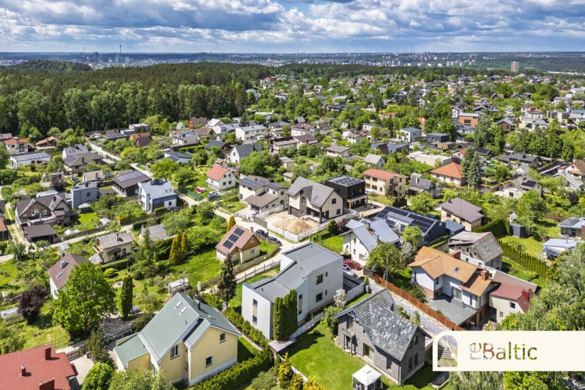 Parduodamas namas Viršupio Sodų 1-oji g., Vilniaus m., Vilniaus m. sav., 256.69 m2 ploto, 2 aukštai 12