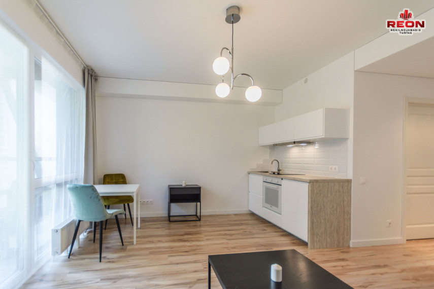 Parduodamas butas Deltuvos g., Šeškinė, Vilniaus m., Vilniaus m. sav., 28 m2 ploto, 1 kambariai 4