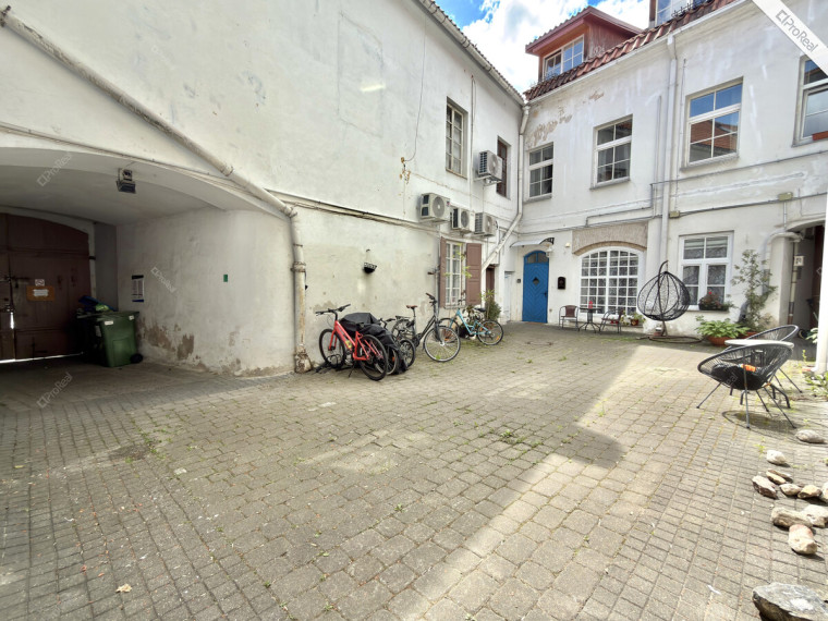 Nuomojamas butas Šv. Mykolo g., Vilniaus m., Vilniaus m. sav., 54 m2 ploto, 1 kambariai 8