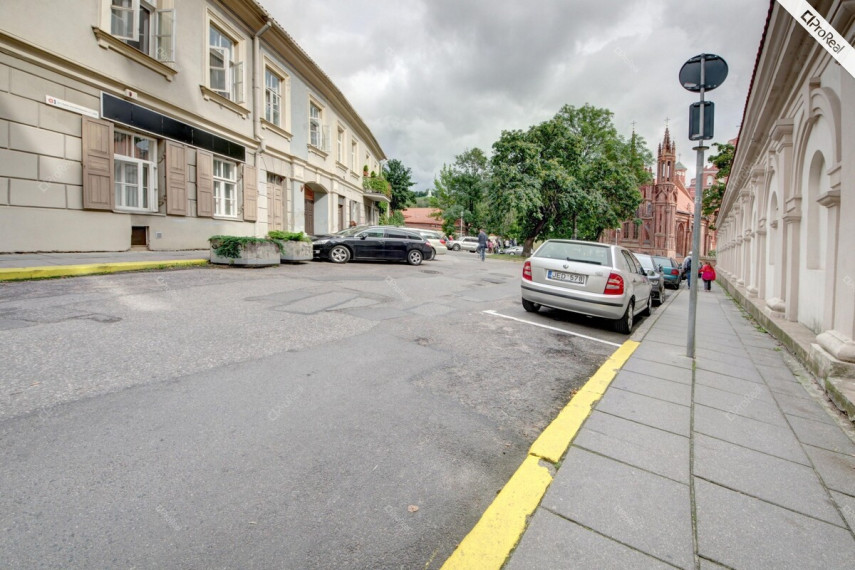 Nuomojamas butas Šv. Mykolo g., Vilniaus m., Vilniaus m. sav., 54 m2 ploto, 1 kambariai 10