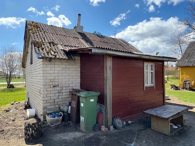 Parduodamas namas Liepų g., Ūdekų k., Pakruojo r. sav., 33.81 m² ploto 3 kambariai 12