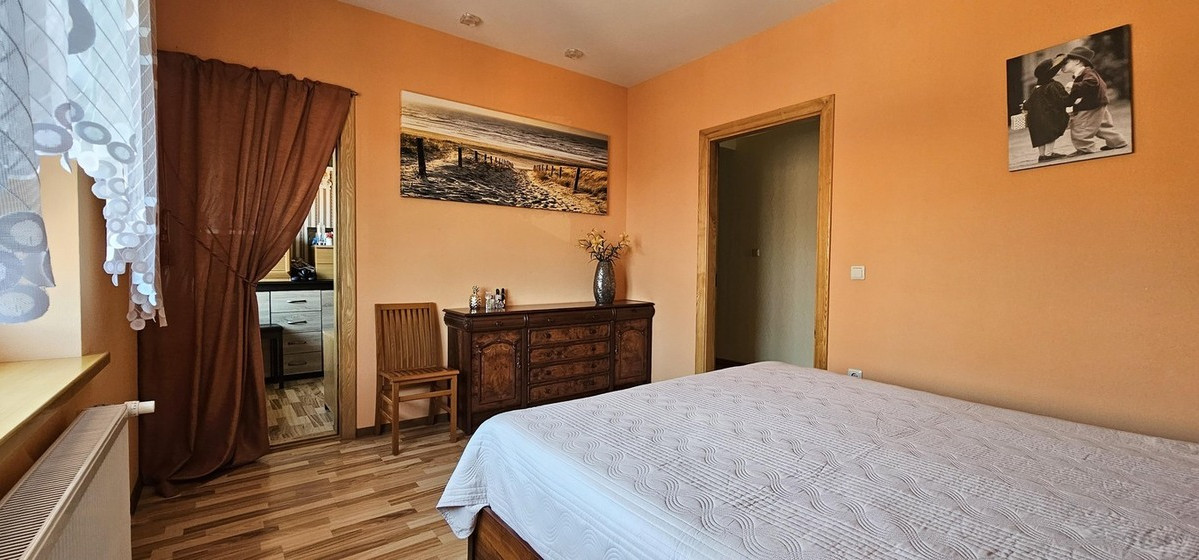 PARDUODAMAS GYVENAMASIS NAMAS LIEPŲ G., PESLIŠKIŲ K. 11