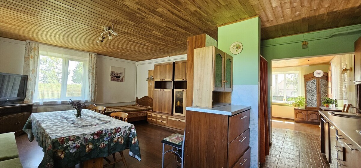 PARDUODAMAS GYVENAMASIS NAMAS LIEPŲ G., PESLIŠKIŲ K. 15
