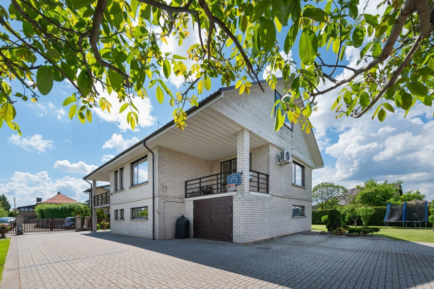 Parduodamas namas Mažoji g., Karmėlavos mstl., Kauno r. sav., 239.57 m2 ploto, 2 aukštai 4