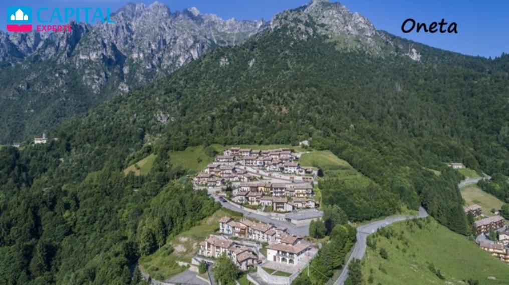 Parduodama 75 kv.m. vila per 2 aukštus su vaizdu į kalnus, Lombardija (Šiaurės Italija)  3
